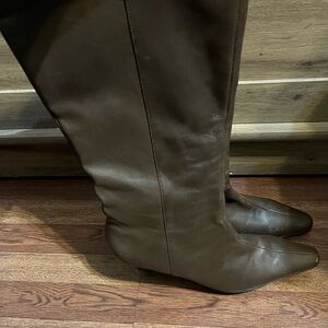 Elegant Brown Leather Knee-High Boots, size 7, good condition